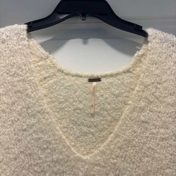 Free People Cream Long Sleeve V Neck Sweater - Picture 2 of 7